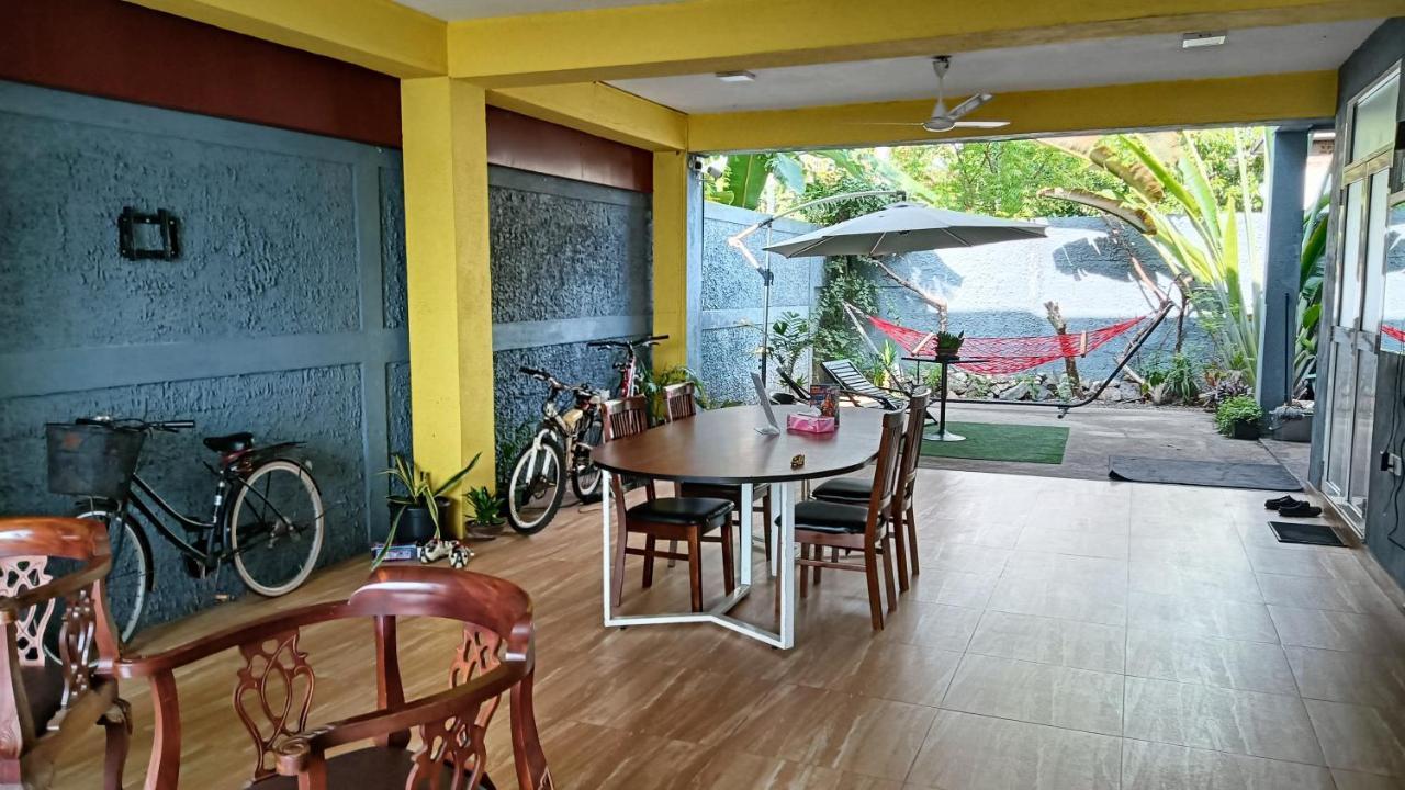 This Is It Airport Hotel And Restaurant 니곰보 외부 사진